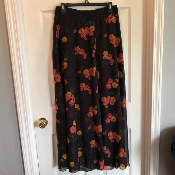 Dare 100% Polyester sheer 3xl black and pink floral with black lining maxi skirt - Picture 2 of 7